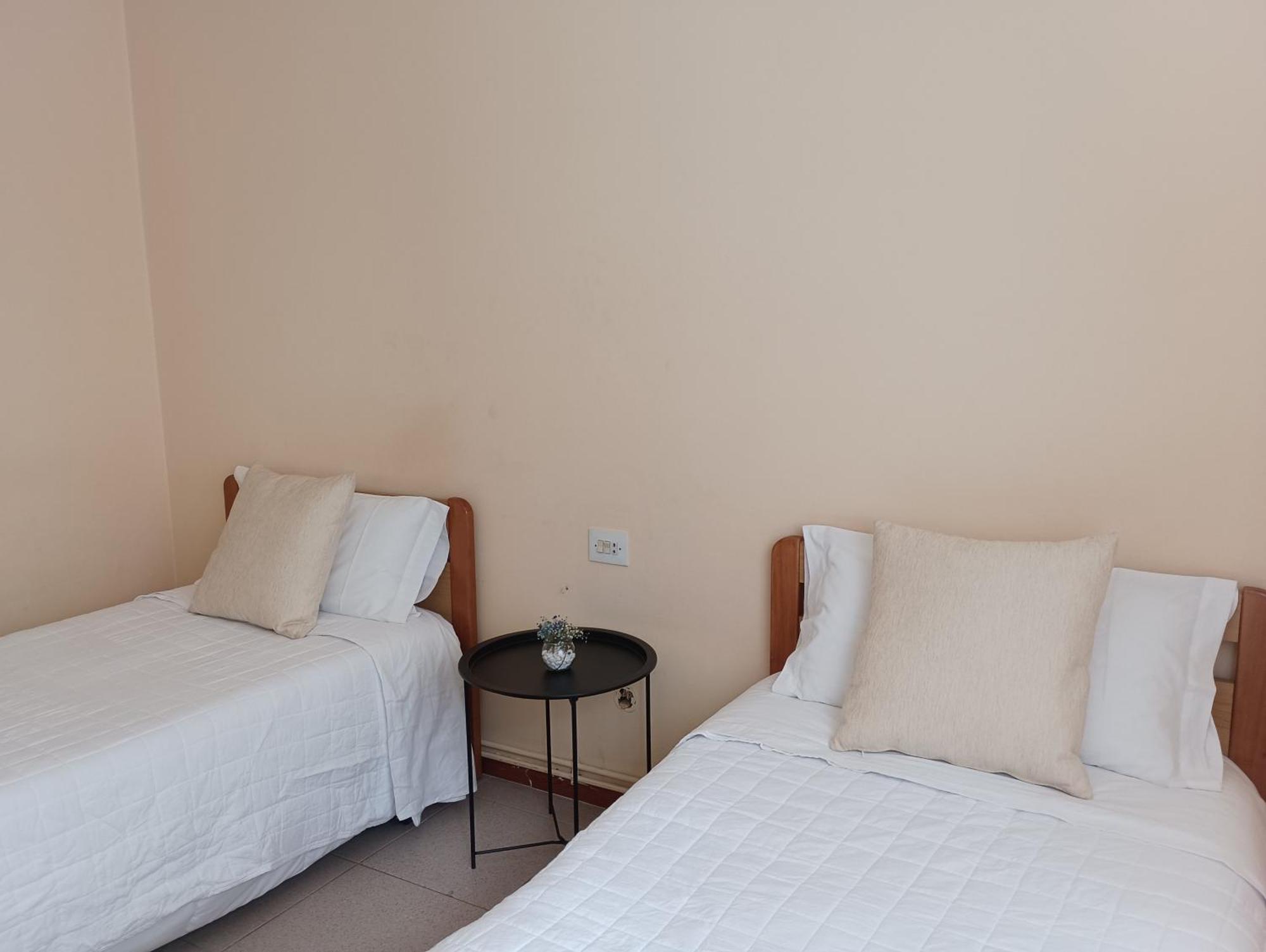 Hostal Pension Mar De Plata Lugo Esterno foto