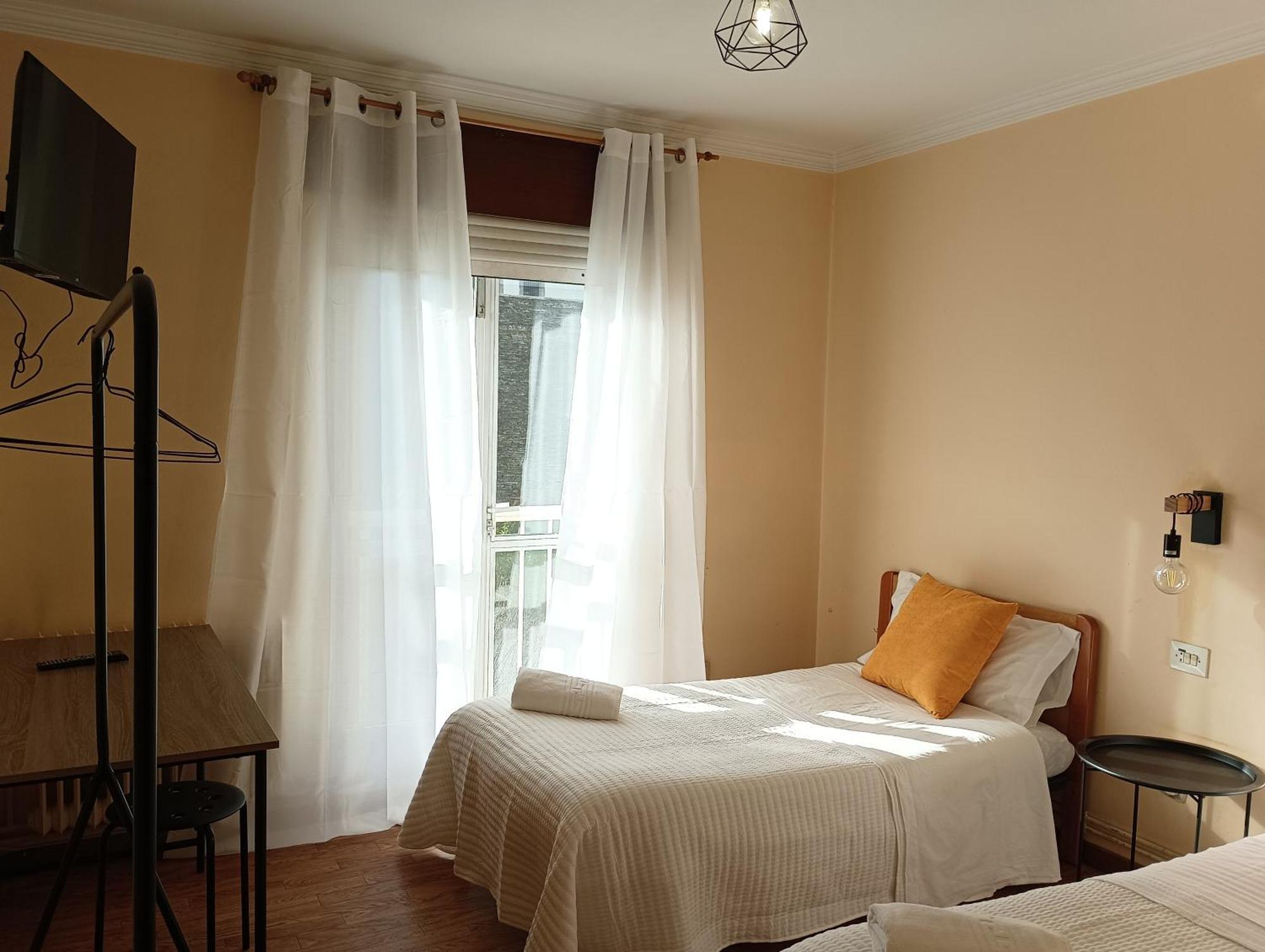 Hostal Pension Mar De Plata Lugo Esterno foto
