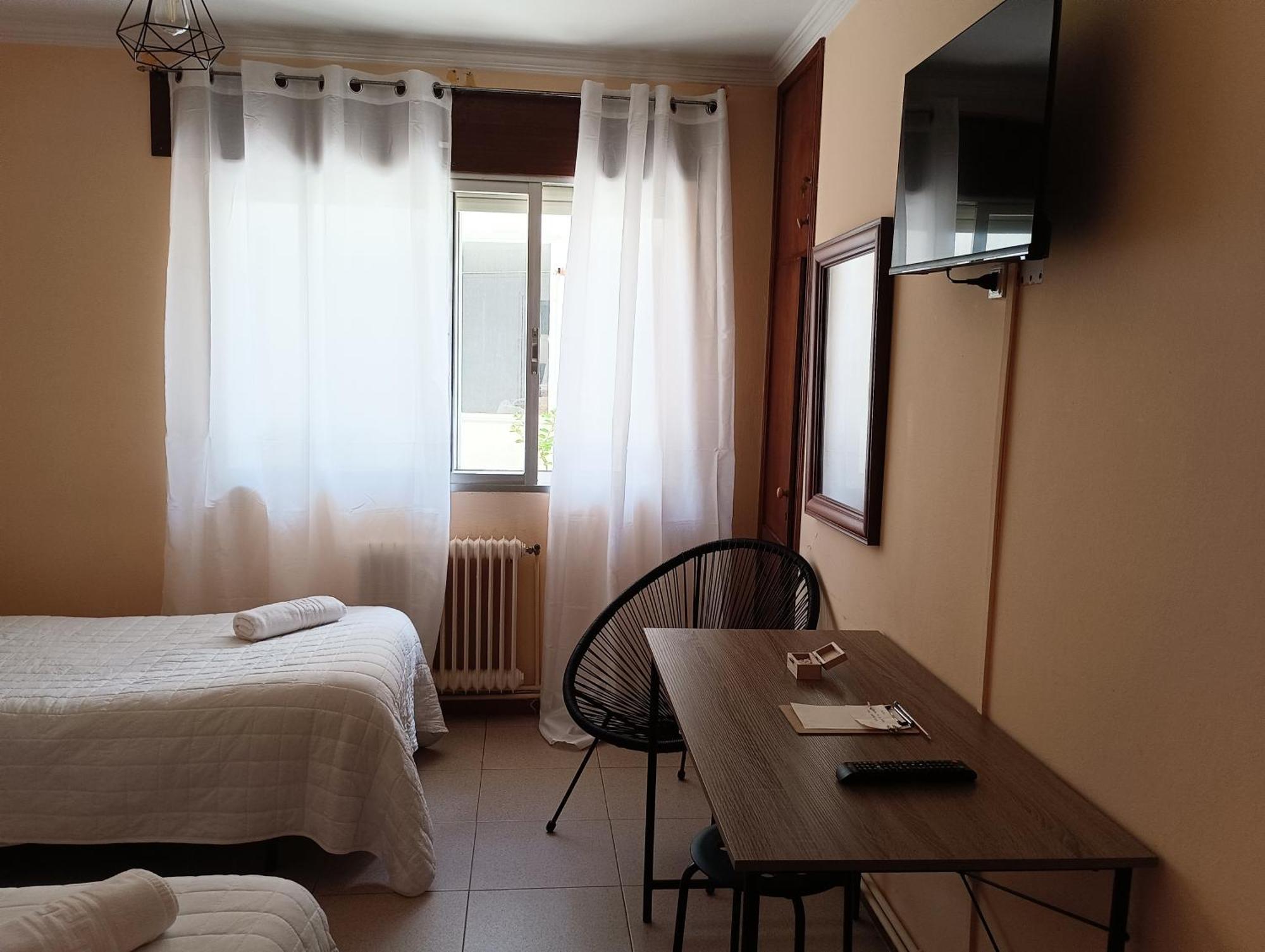 Hostal Pension Mar De Plata Lugo Esterno foto